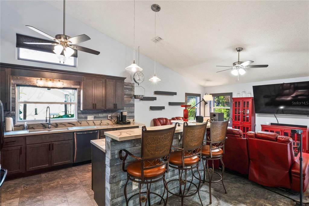 For Sale: $398,500 (2 beds, 2 baths, 2117 Square Feet)