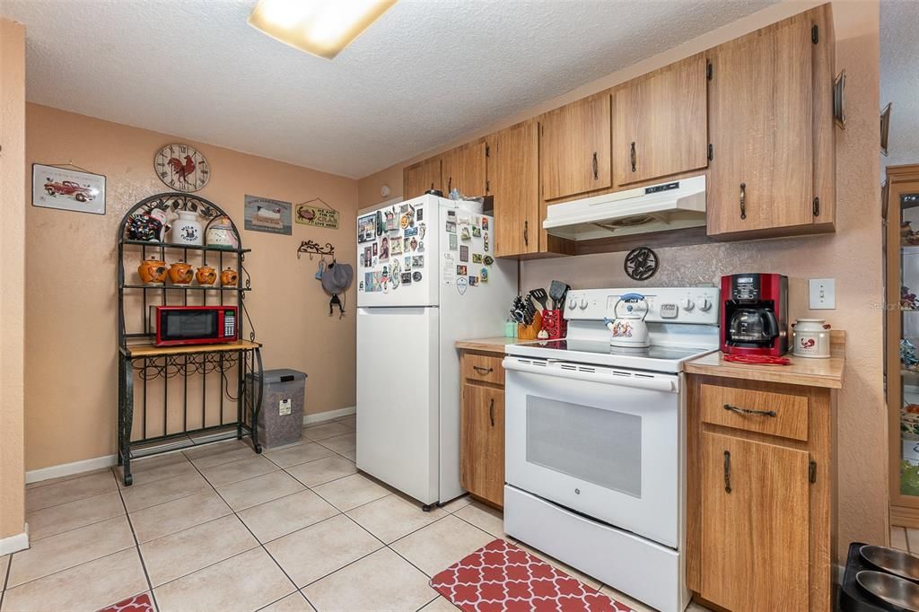 For Sale: $240,000 (4 beds, 2 baths, 1173 Square Feet)