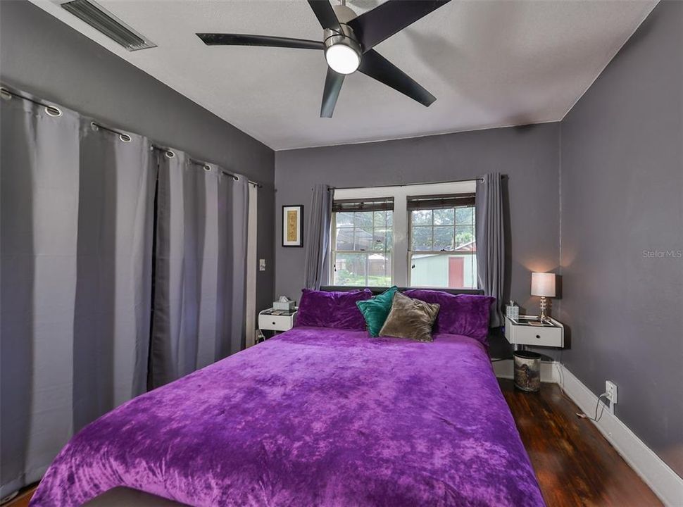 For Sale: $399,000 (2 beds, 1 baths, 1040 Square Feet)