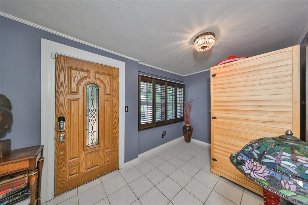 For Sale: $399,000 (2 beds, 1 baths, 1040 Square Feet)