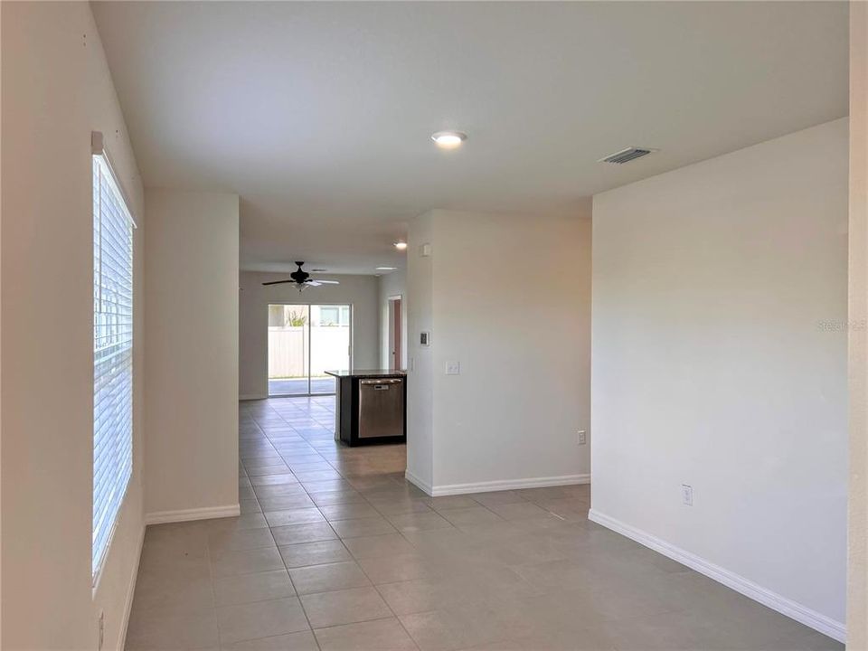 For Rent: $2,595 (3 beds, 2 baths, 1487 Square Feet)