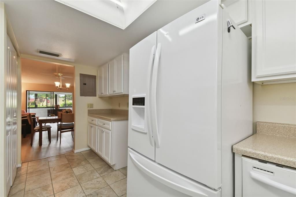 For Sale: $235,000 (2 beds, 2 baths, 1194 Square Feet)