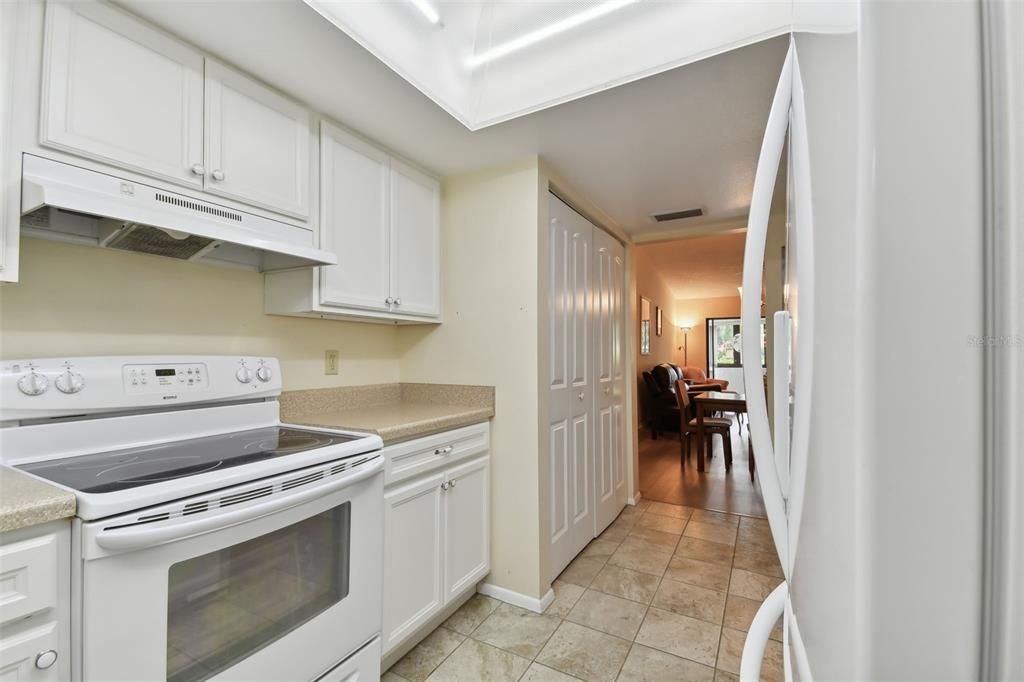 For Sale: $235,000 (2 beds, 2 baths, 1194 Square Feet)