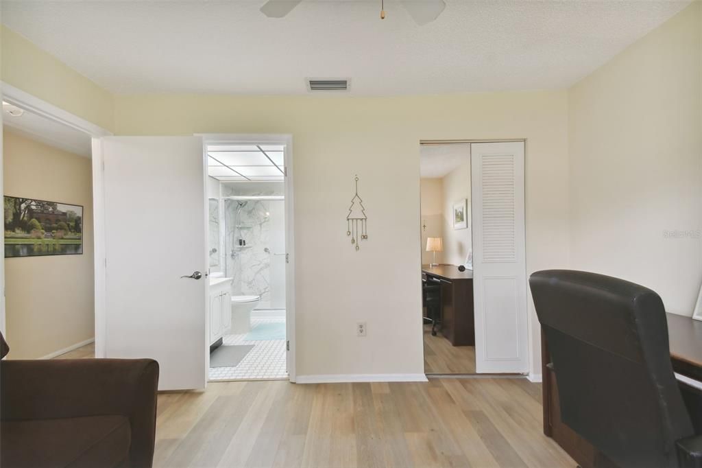 For Sale: $235,000 (2 beds, 2 baths, 1194 Square Feet)