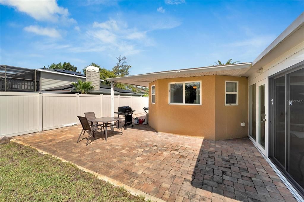 For Sale: $439,900 (2 beds, 2 baths, 1398 Square Feet)