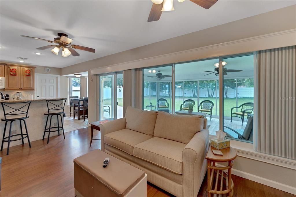 For Sale: $439,900 (2 beds, 2 baths, 1398 Square Feet)