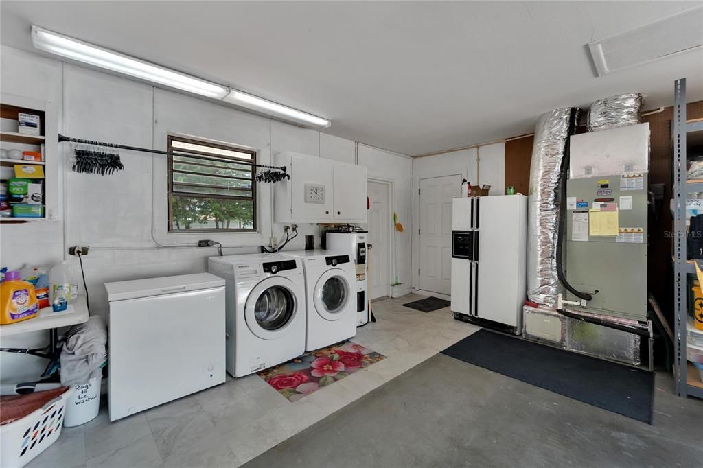 For Sale: $439,900 (2 beds, 2 baths, 1398 Square Feet)