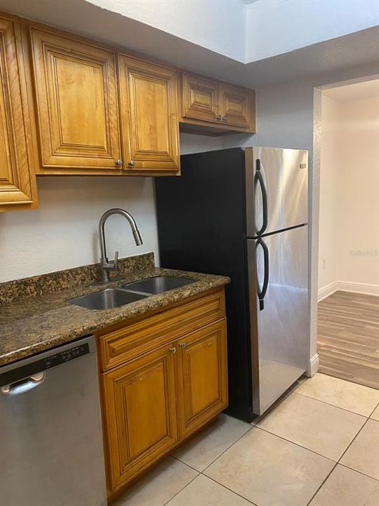 For Rent: $1,575 (2 beds, 2 baths, 976 Square Feet)