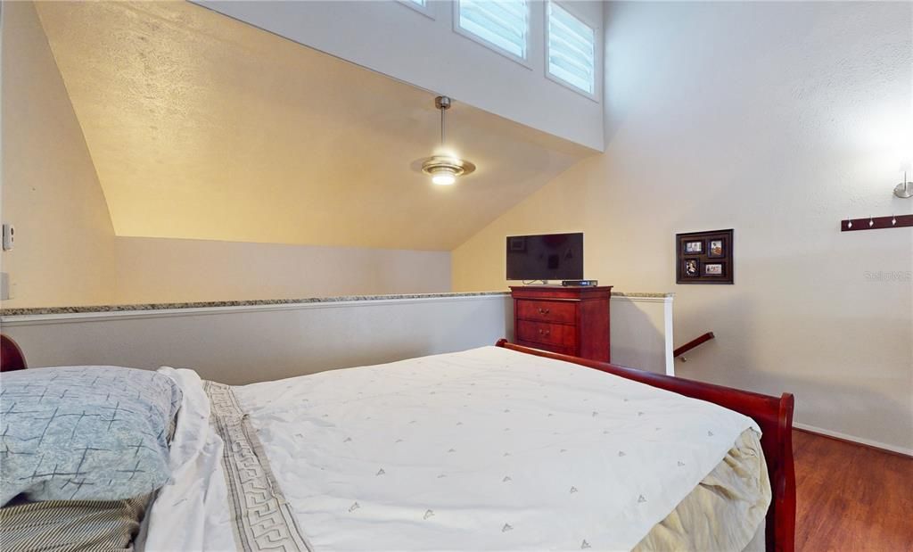 For Sale: $189,000 (1 beds, 1 baths, 768 Square Feet)