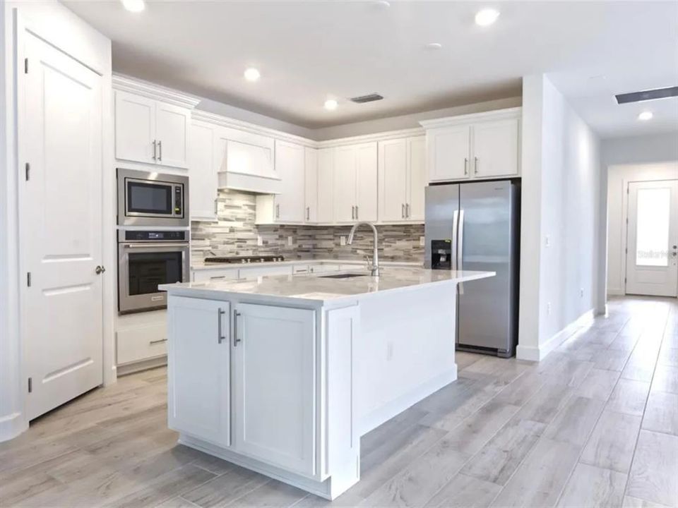 Kitchen breakfast counter