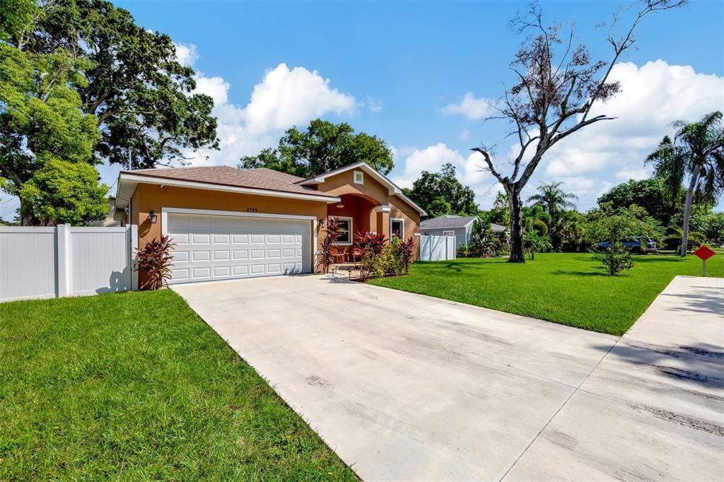 For Sale: $610,000 (3 beds, 2 baths, 1838 Square Feet)