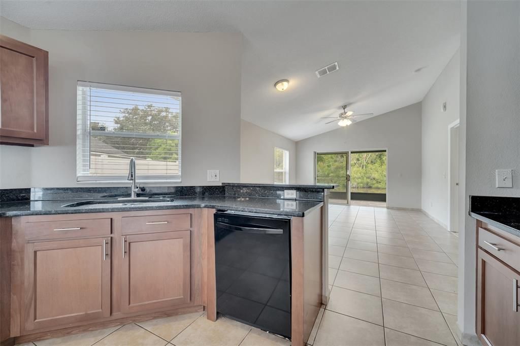 For Sale: $339,500 (3 beds, 2 baths, 1284 Square Feet)