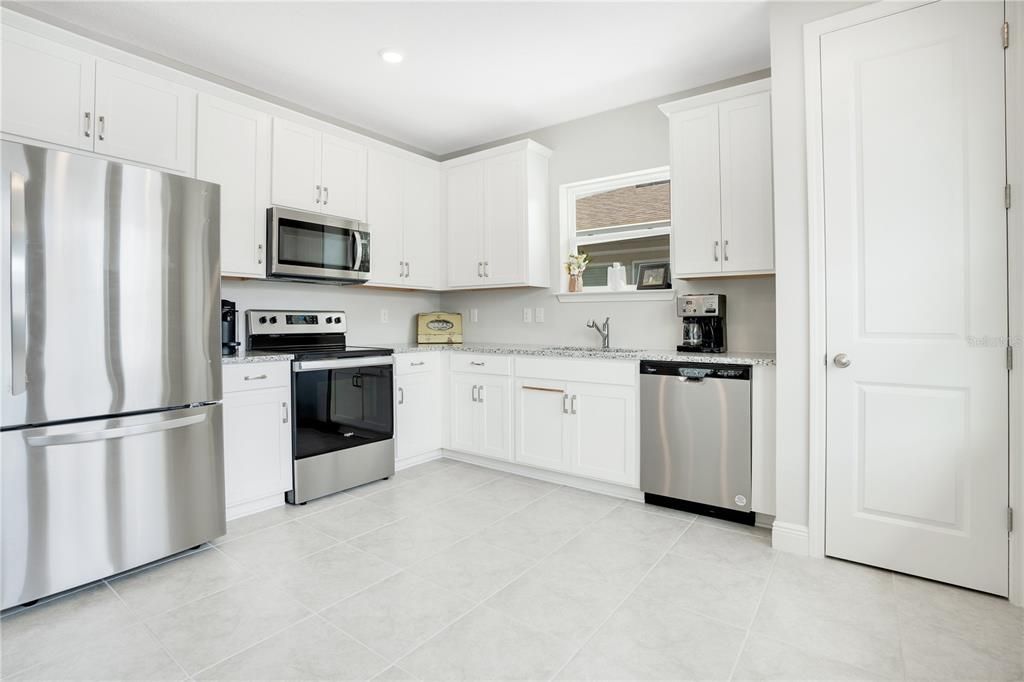 Kitchen Studio Apartment Pic 2