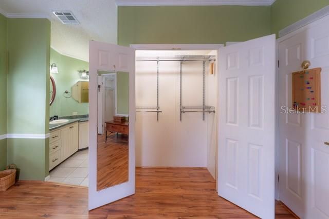 For Sale: $269,000 (2 beds, 2 baths, 1352 Square Feet)