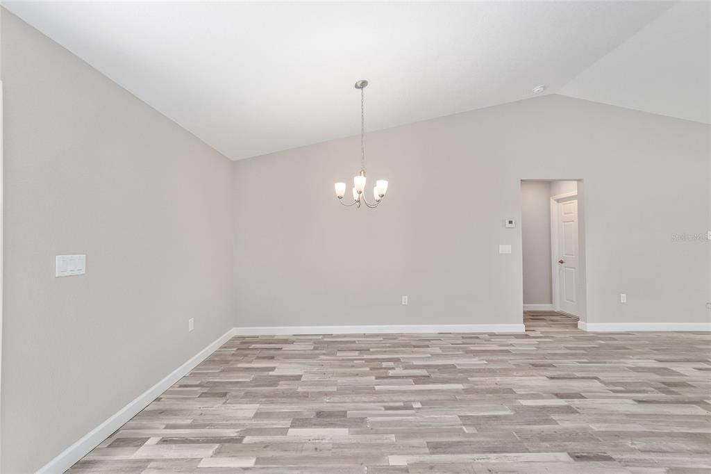 For Sale: $264,900 (3 beds, 2 baths, 1315 Square Feet)