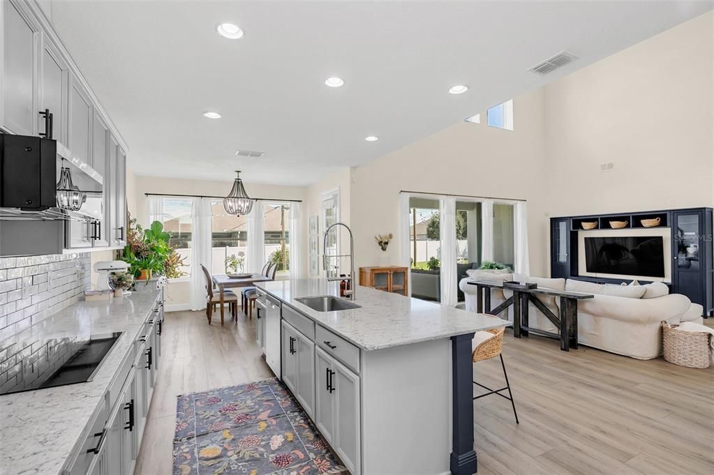 Active With Contract: $674,900 (5 beds, 3 baths, 3199 Square Feet)