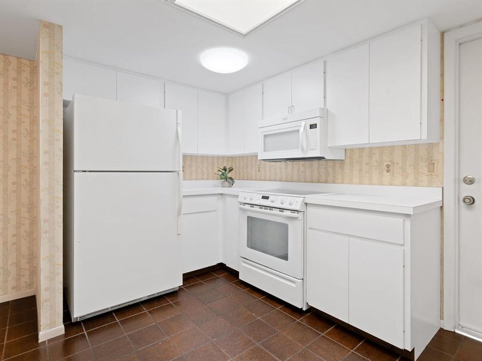 For Sale: $415,000 (3 beds, 2 baths, 1729 Square Feet)