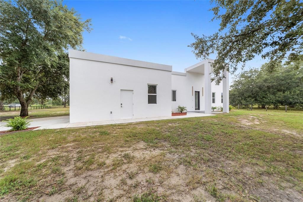 For Sale: $699,000 (3 beds, 3 baths, 1840 Square Feet)