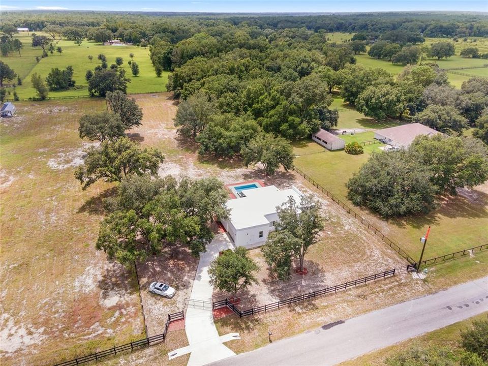 For Sale: $699,000 (3 beds, 3 baths, 1840 Square Feet)