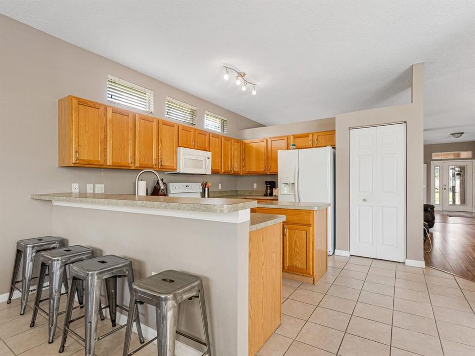 For Sale: $479,000 (2 beds, 2 baths, 1757 Square Feet)