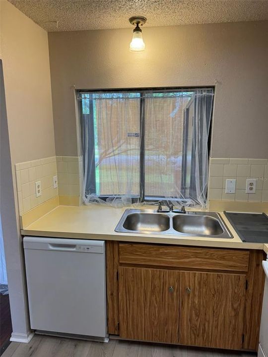 For Rent: $1,500 (2 beds, 1 baths, 1236 Square Feet)