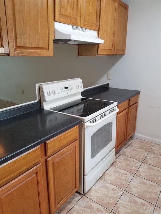 For Rent: $1,540 (2 beds, 1 baths, 996 Square Feet)