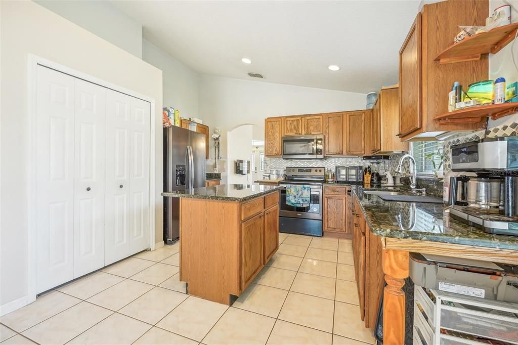 For Sale: $409,000 (4 beds, 2 baths, 1925 Square Feet)