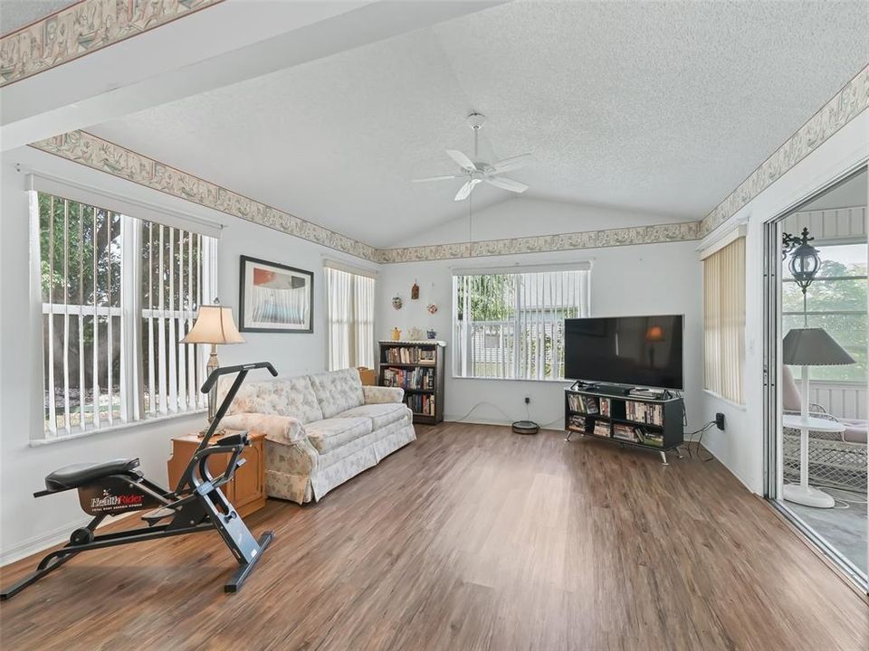 For Sale: $344,900 (2 beds, 2 baths, 1858 Square Feet)