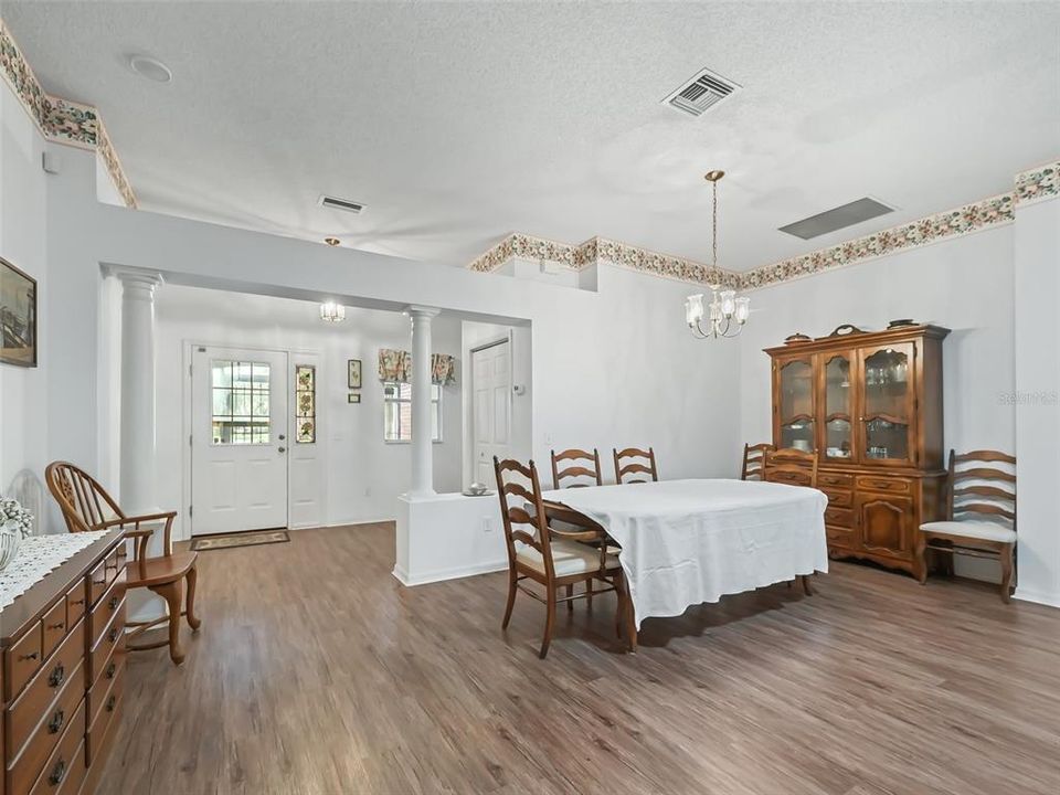 For Sale: $344,900 (2 beds, 2 baths, 1858 Square Feet)