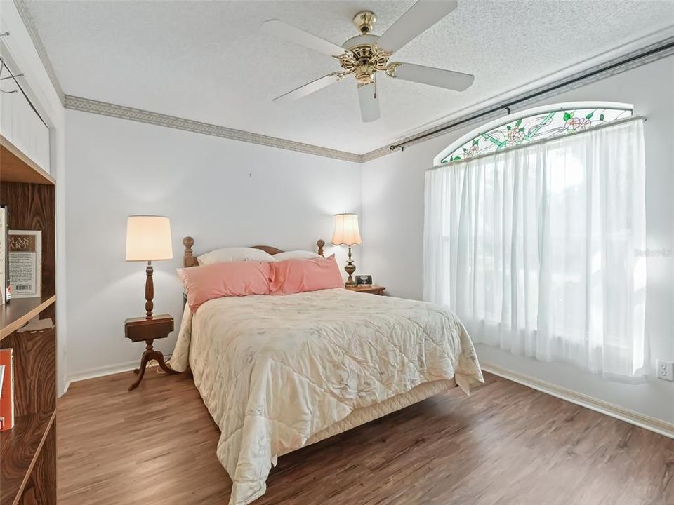 For Sale: $344,900 (2 beds, 2 baths, 1858 Square Feet)