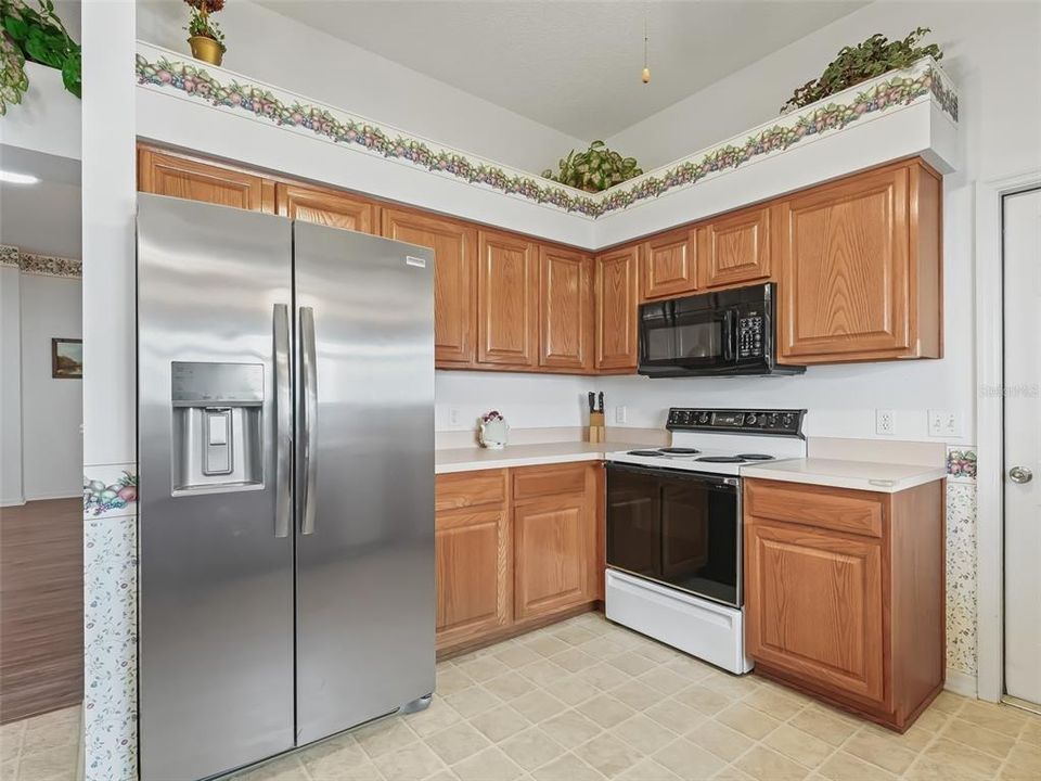 For Sale: $344,900 (2 beds, 2 baths, 1858 Square Feet)