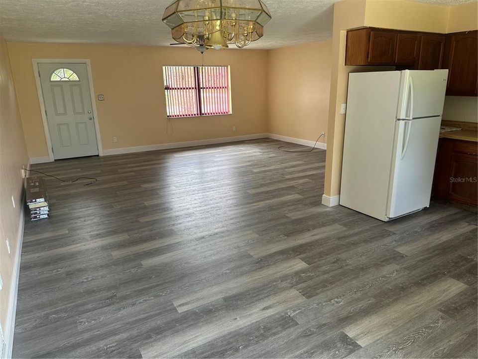 For Rent: $1,550 (3 beds, 2 baths, 1320 Square Feet)