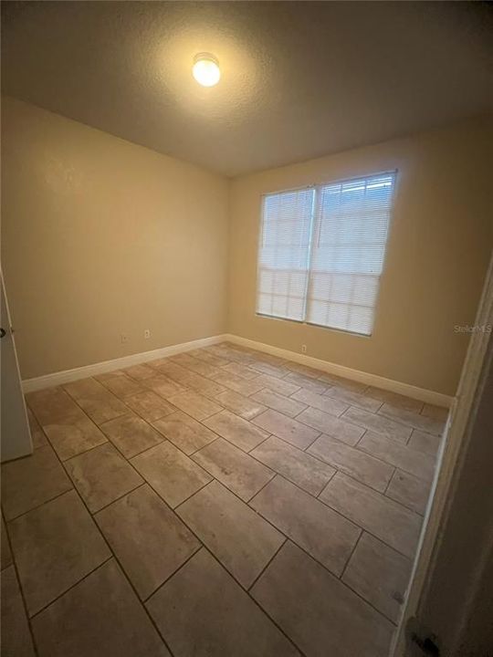 For Sale: $195,000 (2 beds, 2 baths, 1051 Square Feet)