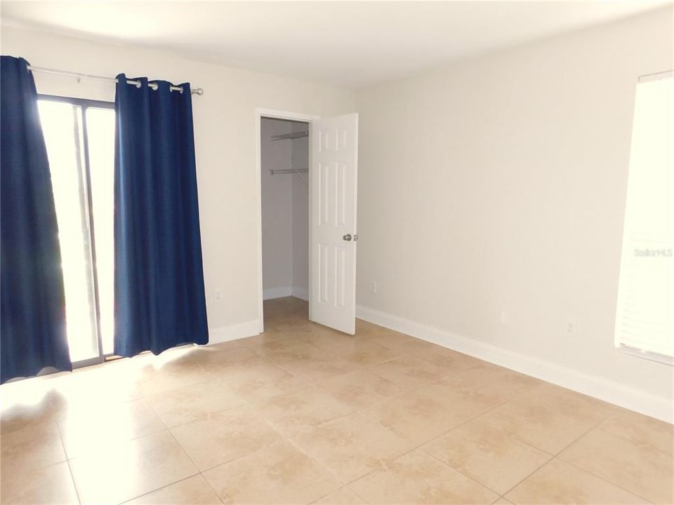 Active With Contract: $1,650 (2 beds, 2 baths, 898 Square Feet)