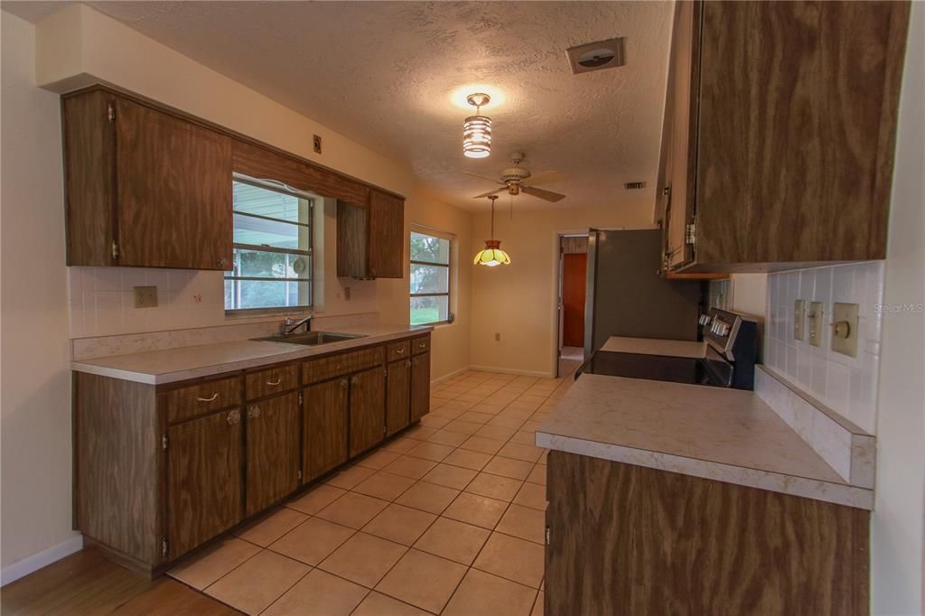 For Rent: $1,700 (2 beds, 2 baths, 1424 Square Feet)