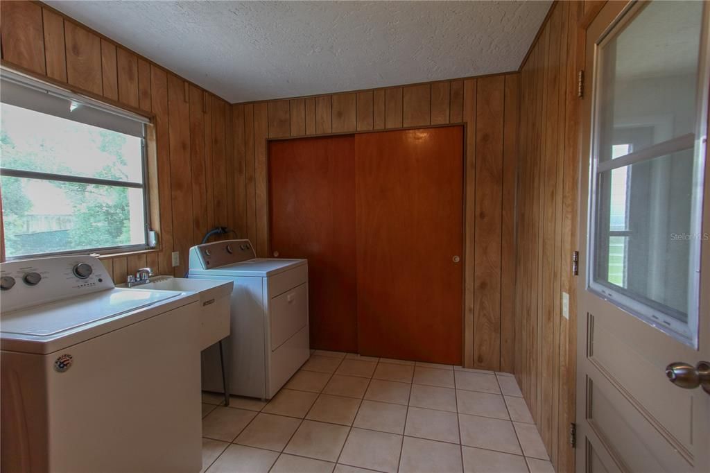 For Rent: $1,700 (2 beds, 2 baths, 1424 Square Feet)