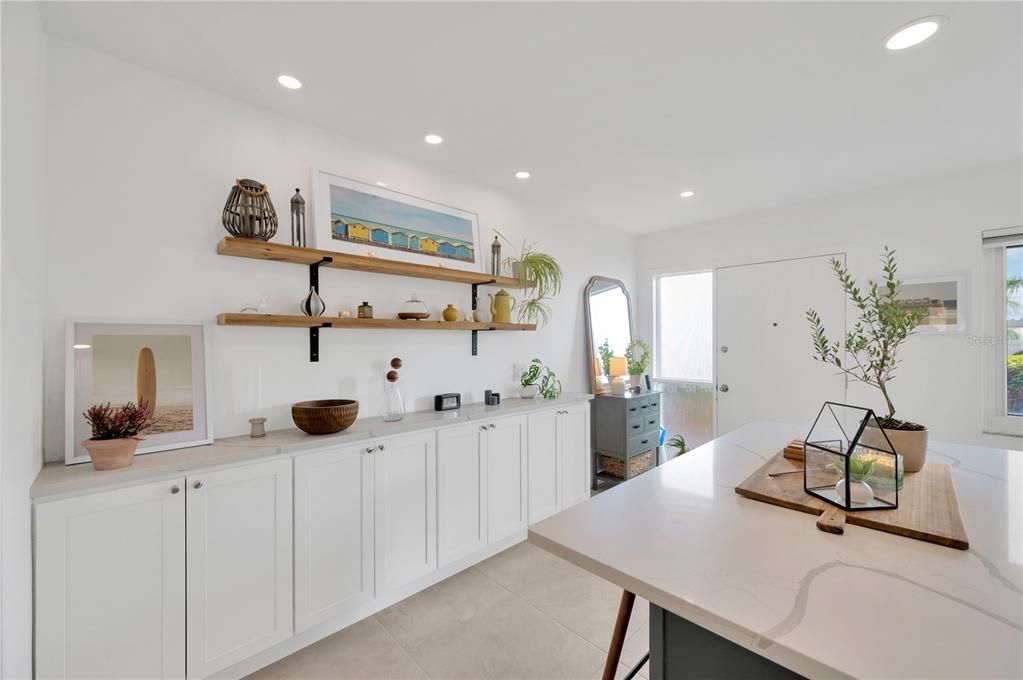 Newly remodeled Kitchen with LOADS of storage