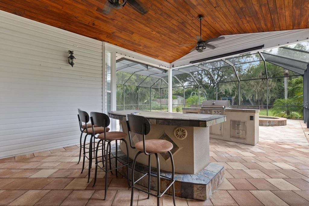 Outdoor sitting with outdoor kitchen