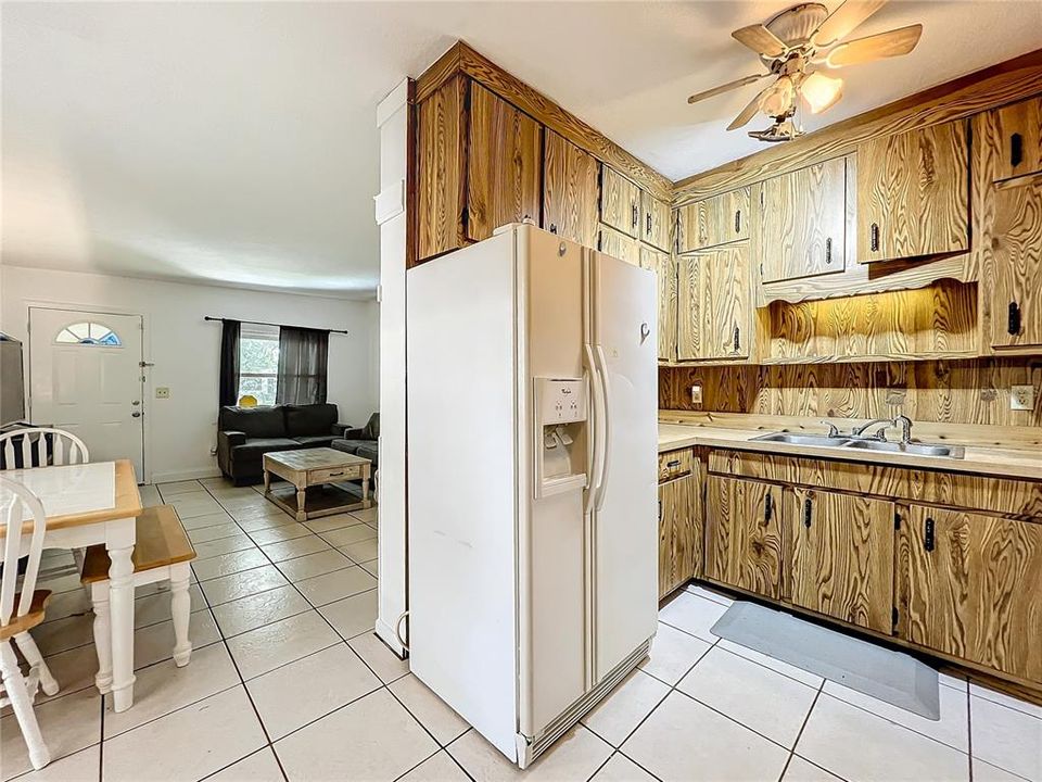 For Sale: $260,000 (3 beds, 1 baths, 1577 Square Feet)