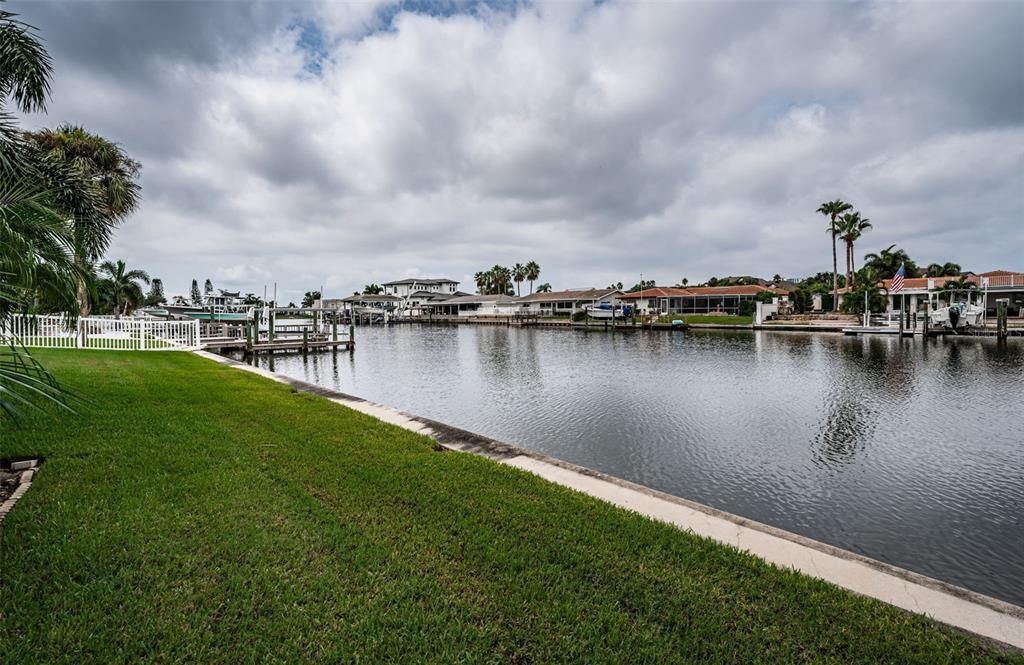 For Sale: $1,050,000 (3 beds, 2 baths, 1972 Square Feet)