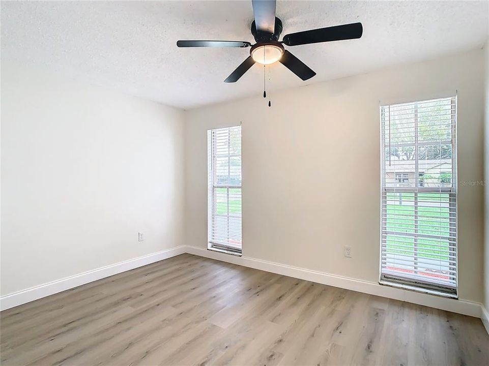 For Sale: $265,000 (2 beds, 2 baths, 1062 Square Feet)