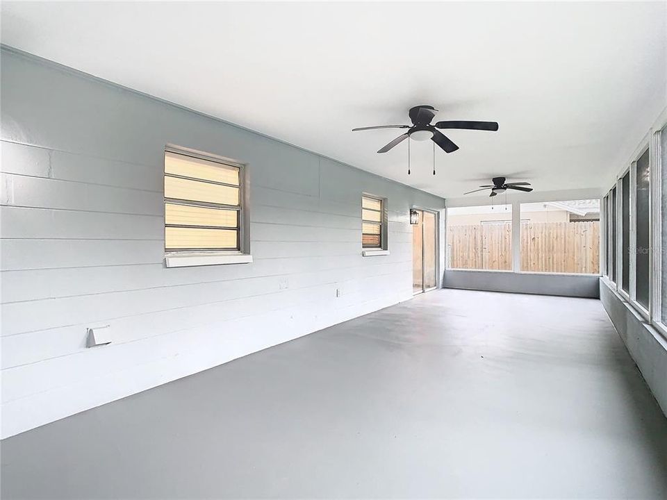 For Sale: $265,000 (2 beds, 2 baths, 1062 Square Feet)