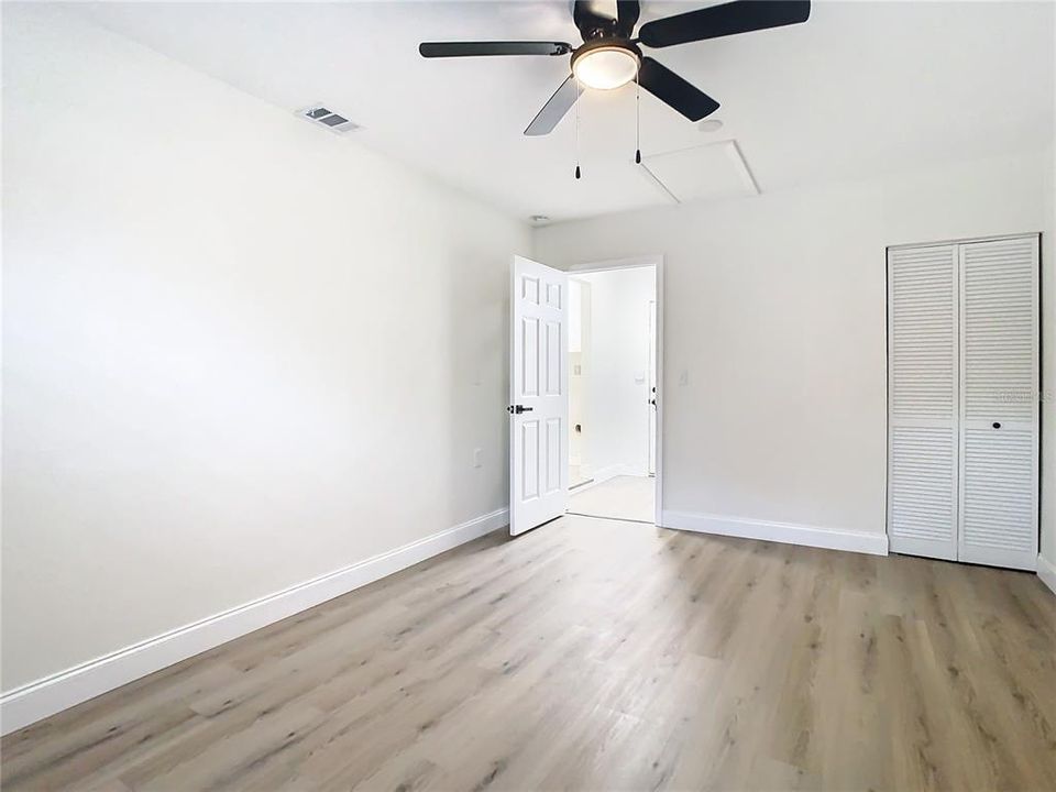 For Sale: $265,000 (2 beds, 2 baths, 1062 Square Feet)