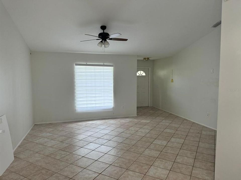 For Sale: $330,000 (2 beds, 2 baths, 1131 Square Feet)