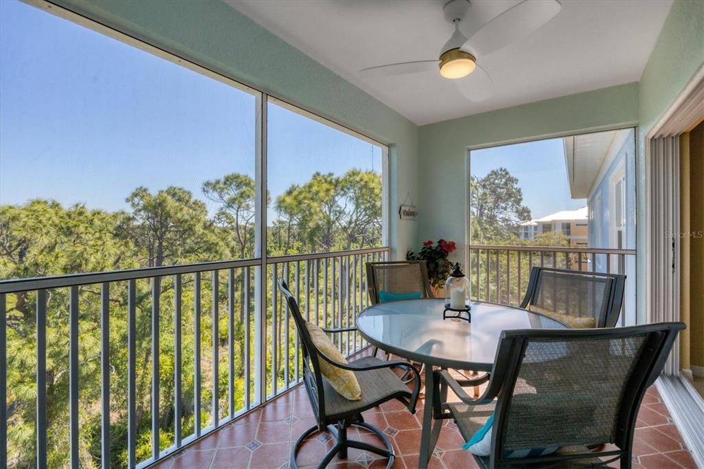 Screened Lanai overlooks the Greenbelt