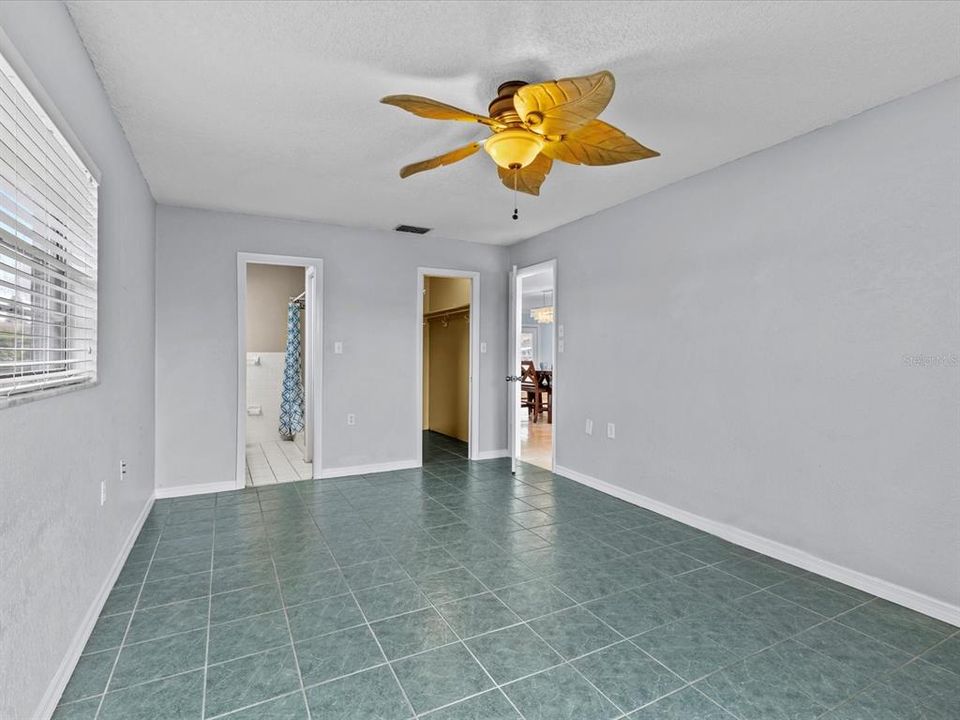 For Sale: $475,000 (2 beds, 2 baths, 1208 Square Feet)