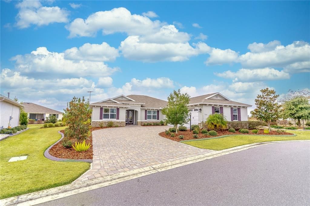 Recently Sold: $559,900 (3 beds, 2 baths, 2658 Square Feet)