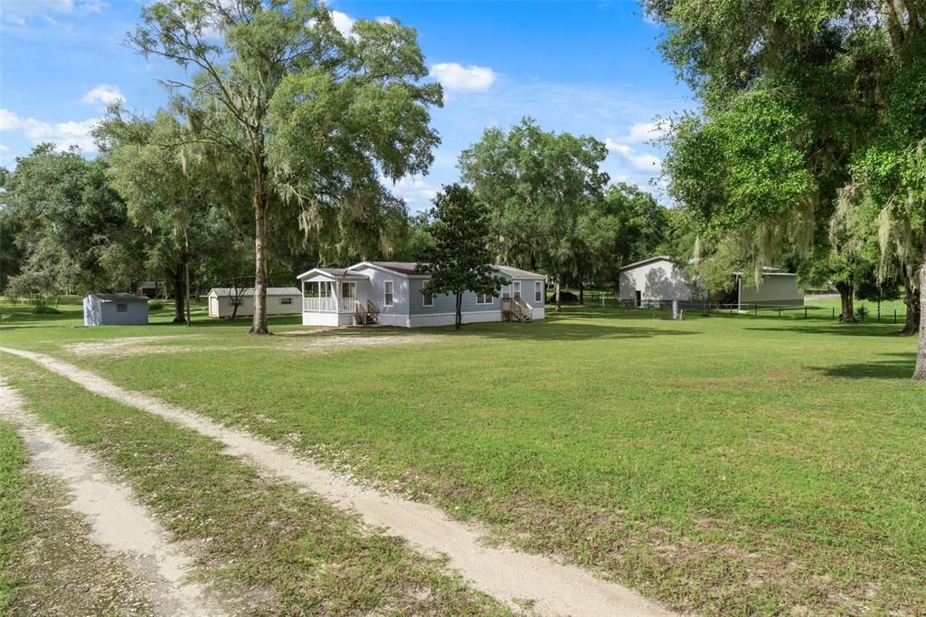 For Sale: $285,000 (3 beds, 2 baths, 1296 Square Feet)