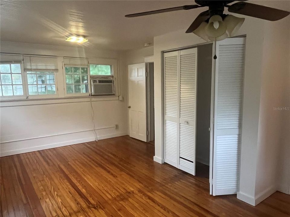 For Rent: $1,200 (1 beds, 1 baths, 1389 Square Feet)