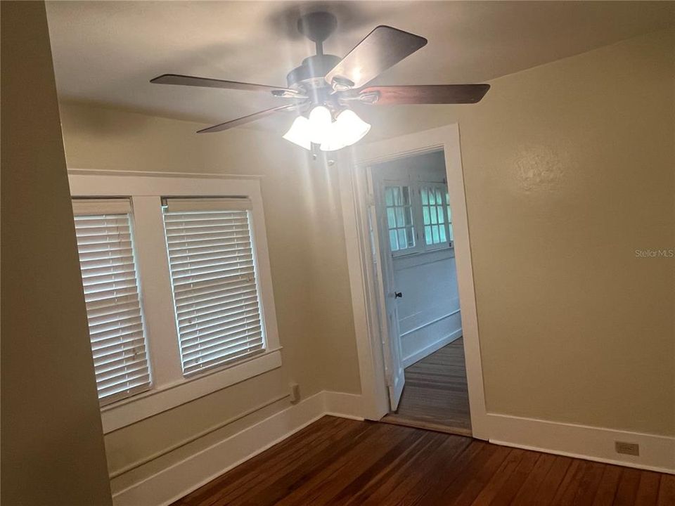 For Rent: $1,200 (1 beds, 1 baths, 1389 Square Feet)